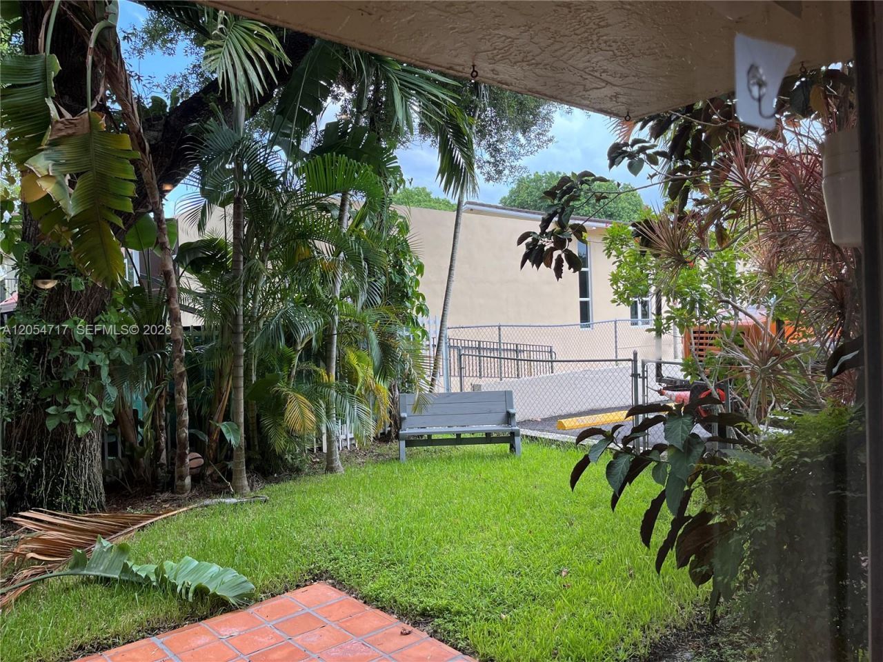 709 Curtiss Pkwy, Unit 11, Miami Springs, FL 33166 Photo