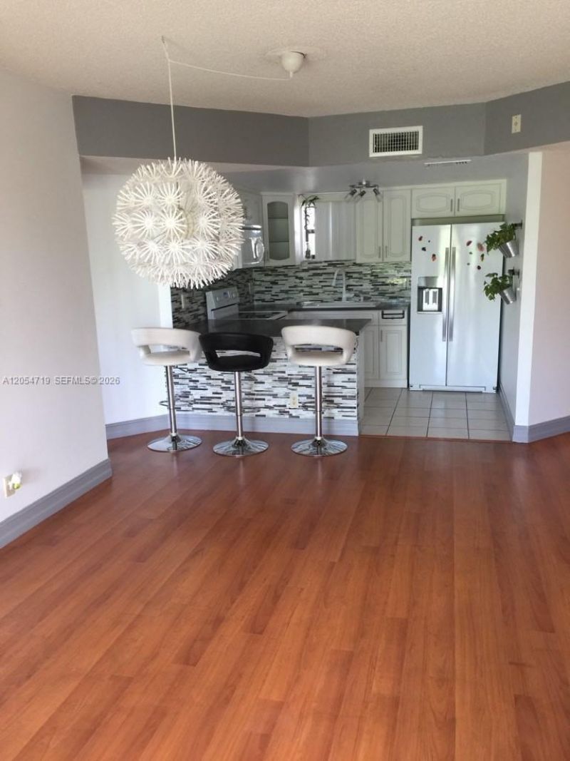 8290 Lake Dr, Unit 548, Doral, FL 33166 Main Photo
