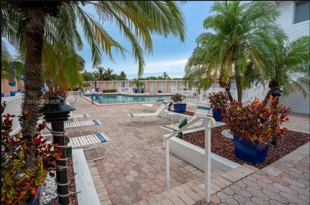 2201 NE 66th St, Unit 1302, Fort Lauderdale, FL 33308 Photo