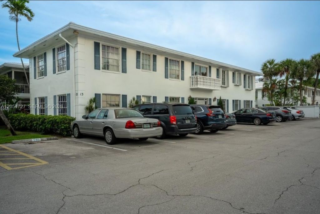 2201 NE 66th St, Unit 1302, Fort Lauderdale, FL 33308 Photo