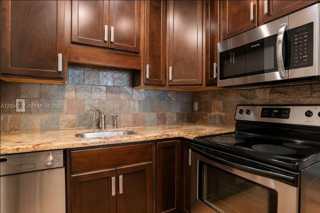 2201 NE 66th St, Unit 1302, Fort Lauderdale, FL 33308 Photo