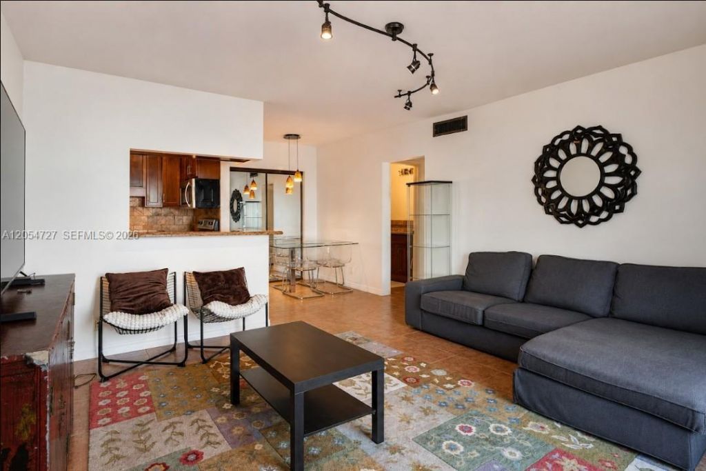 2201 NE 66th St, Unit 1302, Fort Lauderdale, FL 33308 Photo