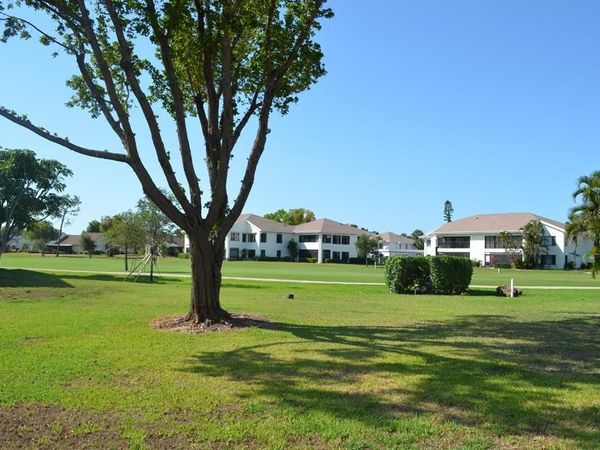 1624 Pine Valley Dr, Unit 118, Fort Myers, FL 33907