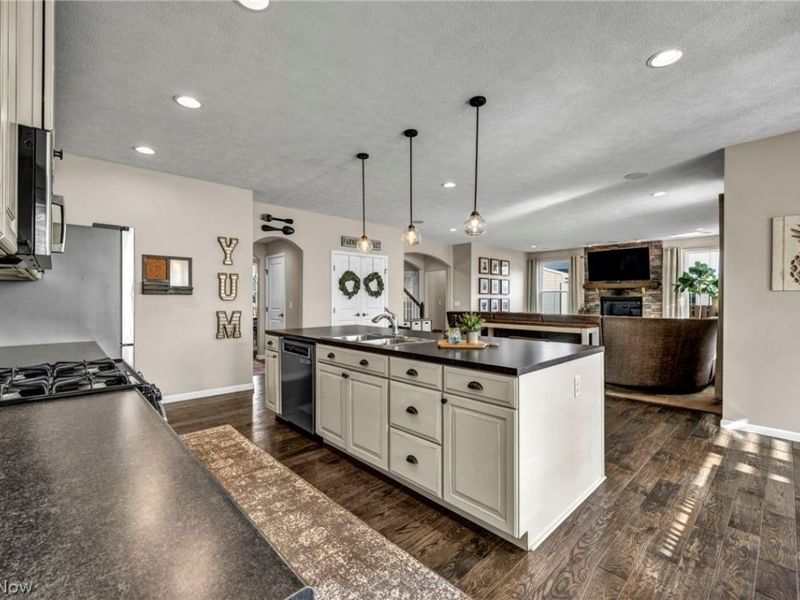 8852 Hazelwood Run , North Ridgeville, OH 44039 Photo 13