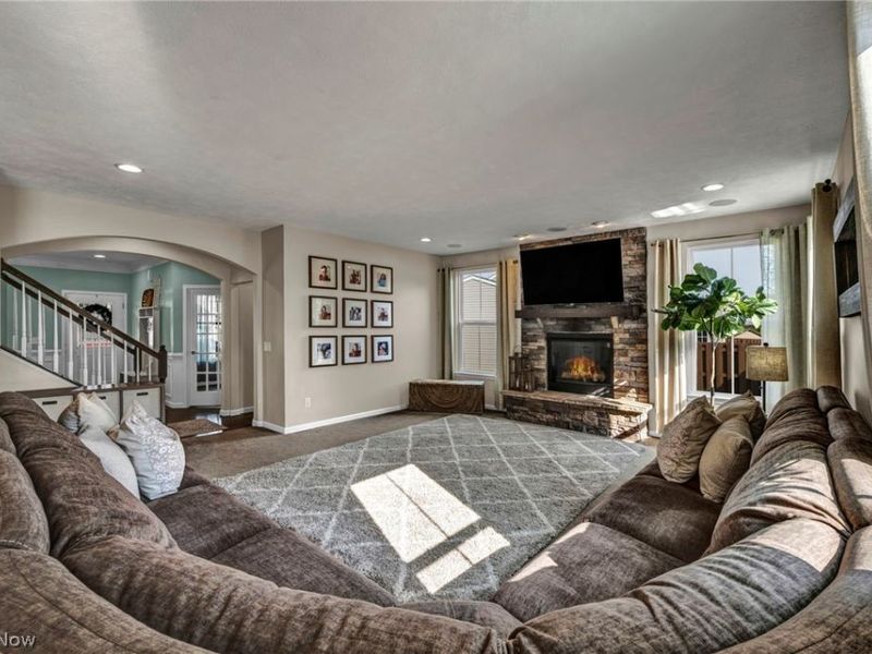 8852 Hazelwood Run , North Ridgeville, OH 44039 Photo 3
