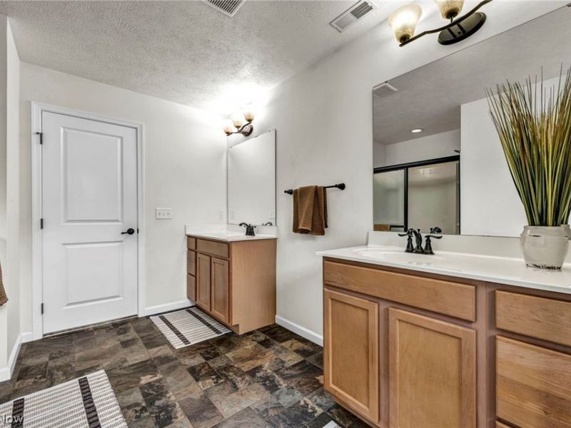 8852 Hazelwood Run , North Ridgeville, OH 44039 Photo 36