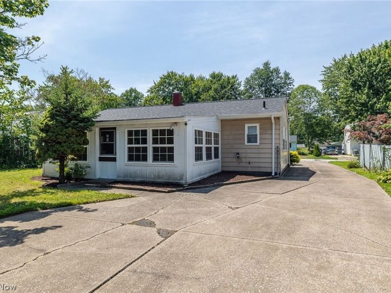 527 Monroe Boulevard , Painesville, OH 44077 Photo 5
