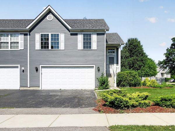440 Newport Circle , Oswego, IL 60543