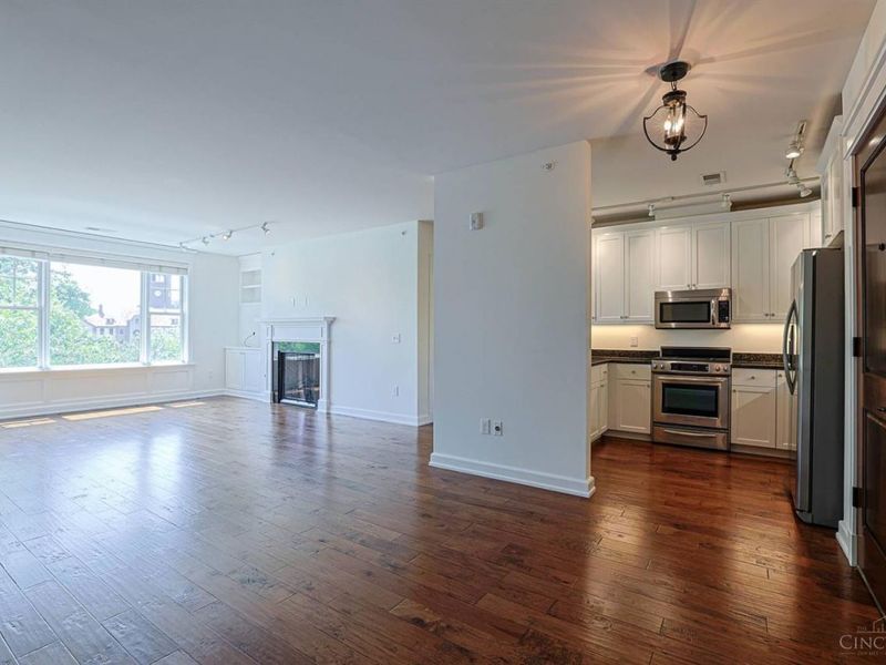 3901 West Street, Unit 208, Mariemont, OH 45227 Photo 4