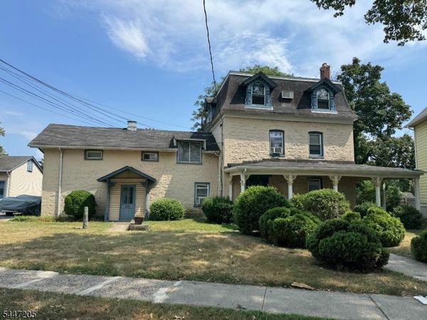 194 Krone Pl, Hackensack, NJ 07601