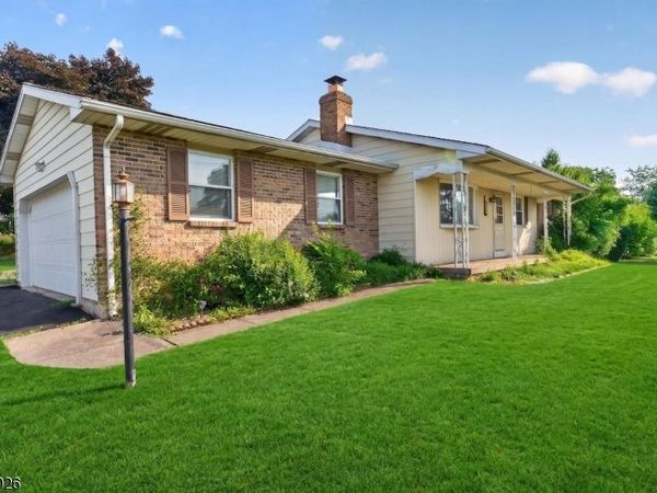 800 Baltimore St, Lopatcong, NJ 08865