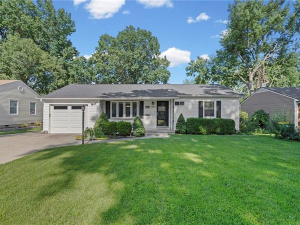 7333 W Maple Street, Overland Park, KS 66204