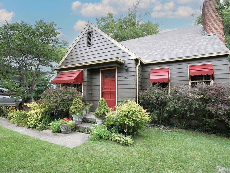 214 Valleyview Drive, Dayton, OH 45405 Photo 2