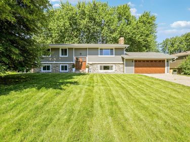 2741 Xylon Avenue N, New Hope, MN 55427