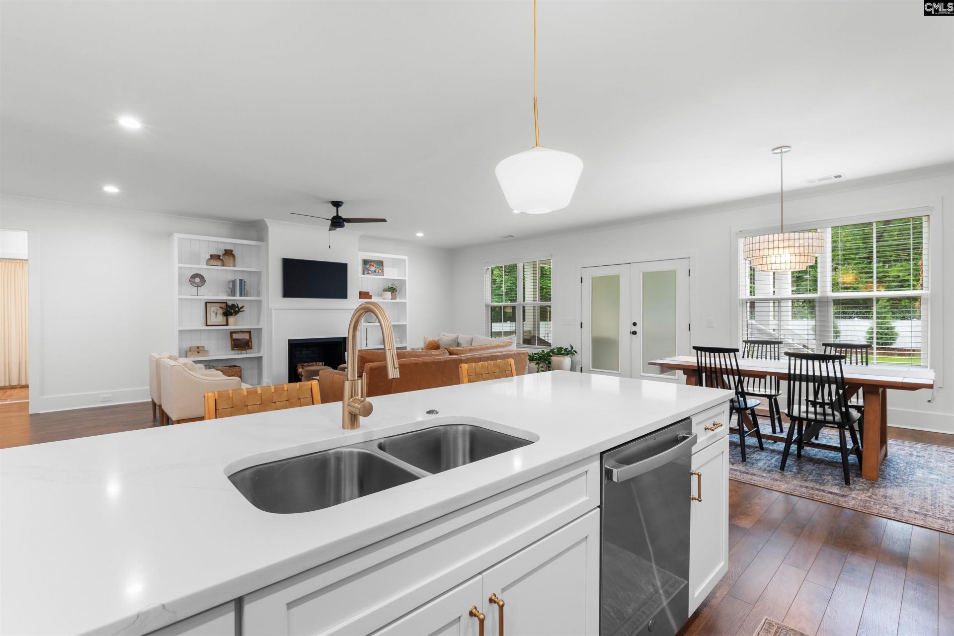 6200 Lakeshore Drive  Photo 8