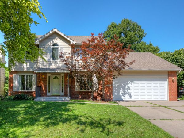 4616 93rd Street, Urbandale, IA 50322