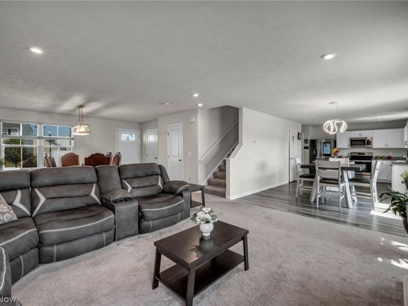 535 Cherrywood Lane , Painesville, OH 44077 Photo 5