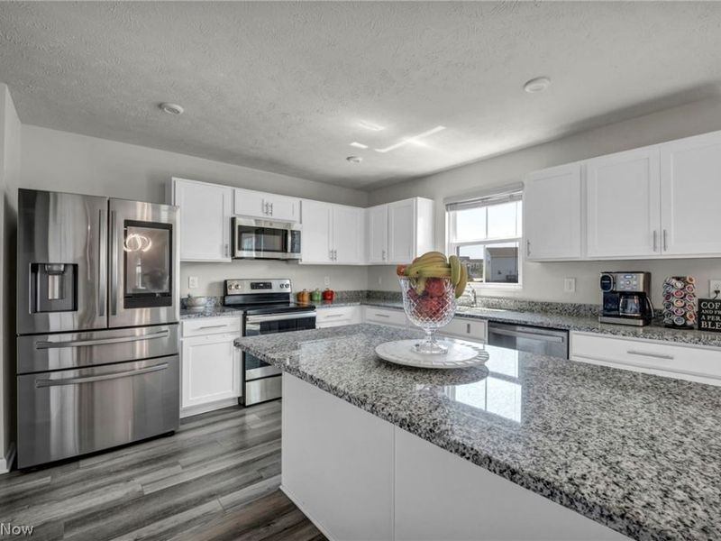 535 Cherrywood Lane , Painesville, OH 44077 Photo 9