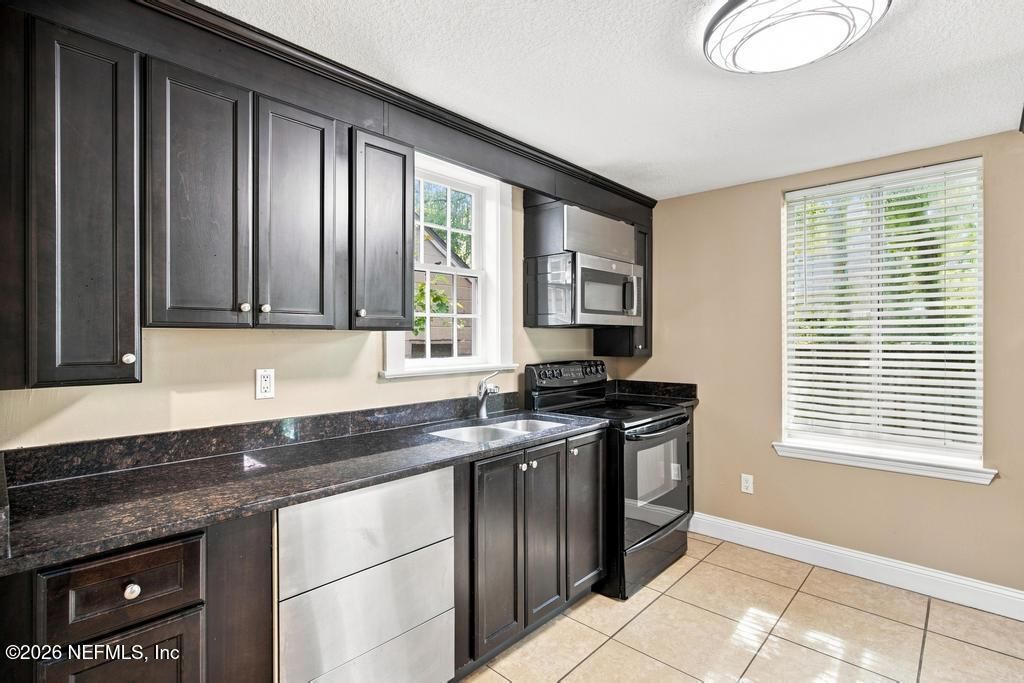 9777 Carbondale Drive W, Jacksonville, FL 32208 Photo