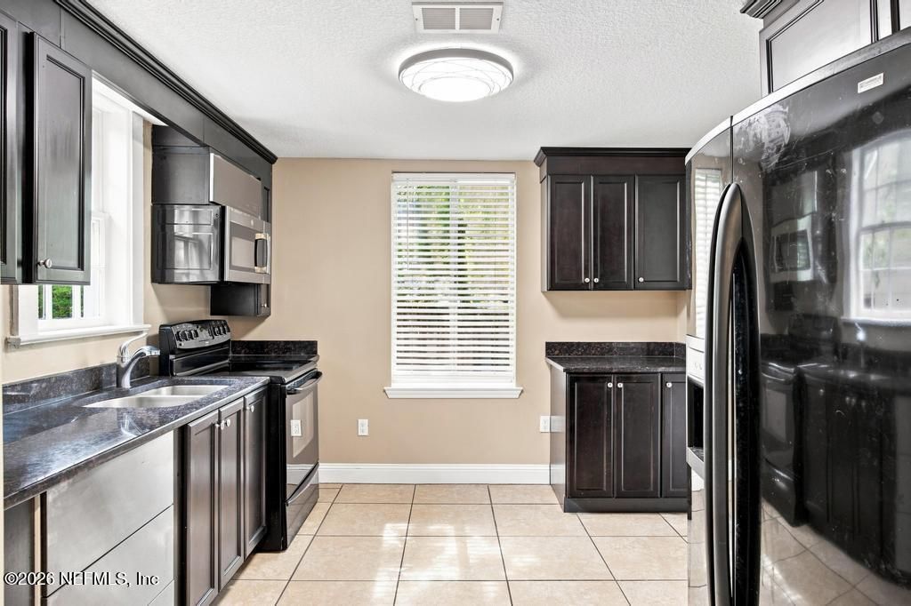 9777 Carbondale Drive W, Jacksonville, FL 32208 Photo