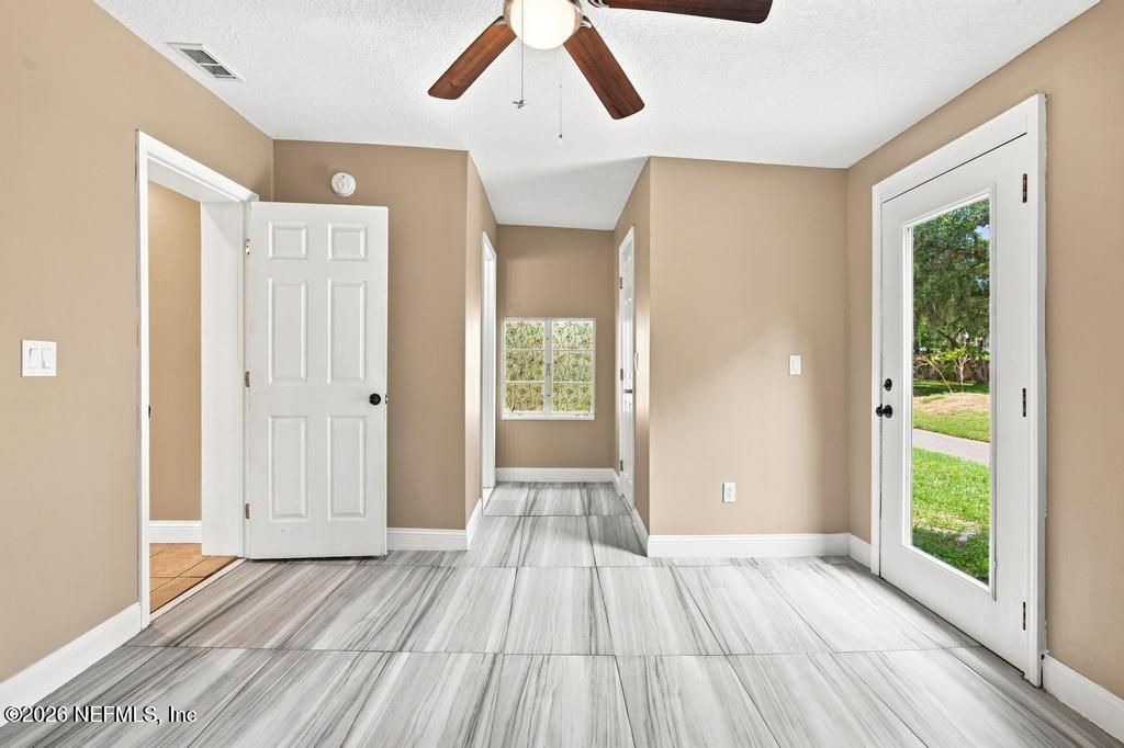 9777 Carbondale Drive W, Jacksonville, FL 32208 Photo