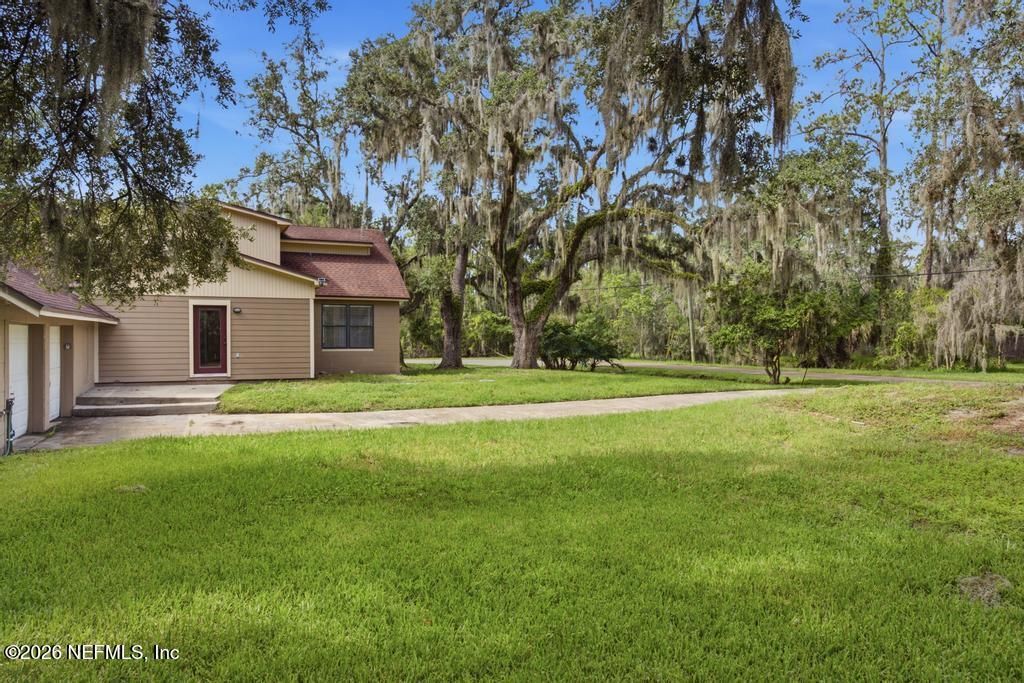 9777 Carbondale Drive W, Jacksonville, FL 32208 Photo