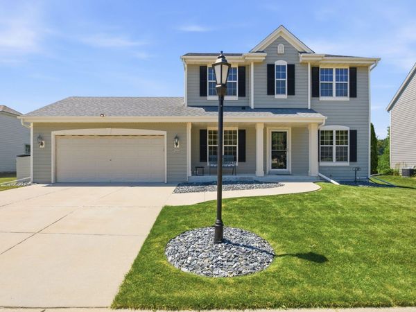 3830 Creekside Dr, Waukesha, WI 53189