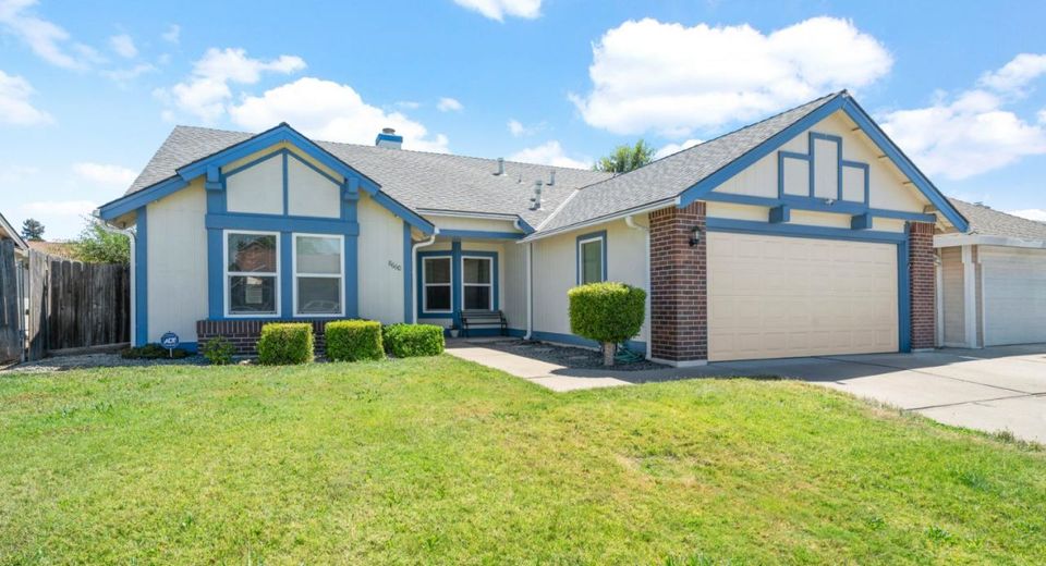8660 N Delahye Cir, Sacramento, CA 95828 Photo