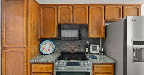 8660 N Delahye Cir, Sacramento, CA 95828 Photo
