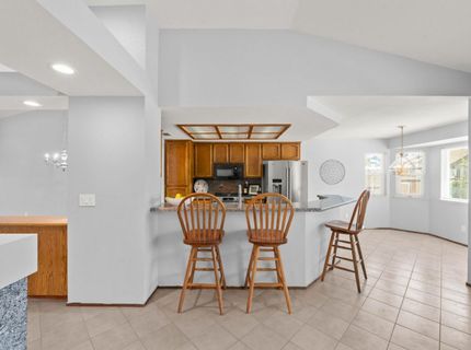 8660 N Delahye Cir, Sacramento, CA 95828 Photo
