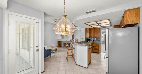 8660 N Delahye Cir, Sacramento, CA 95828 Photo