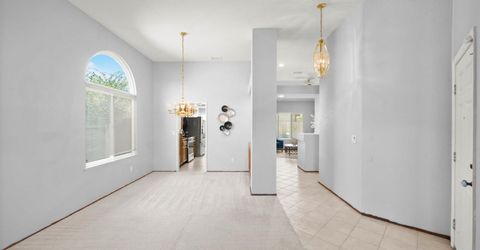 8660 N Delahye Cir, Sacramento, CA 95828 Photo