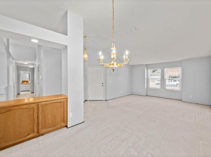 8660 N Delahye Cir, Sacramento, CA 95828 Photo