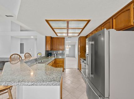 8660 N Delahye Cir, Sacramento, CA 95828 Photo