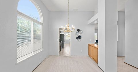 8660 N Delahye Cir, Sacramento, CA 95828 Photo