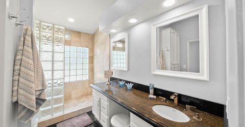 8660 N Delahye Cir, Sacramento, CA 95828 Photo