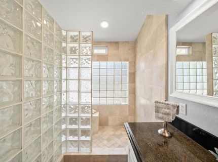 8660 N Delahye Cir, Sacramento, CA 95828 Photo