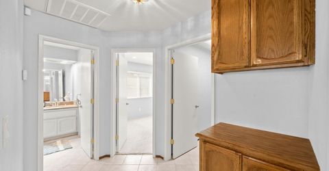 8660 N Delahye Cir, Sacramento, CA 95828 Photo