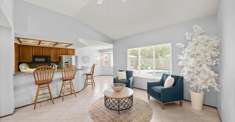 8660 N Delahye Cir, Sacramento, CA 95828 Photo