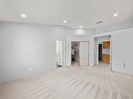 8660 N Delahye Cir, Sacramento, CA 95828 Photo