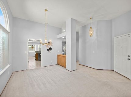 8660 N Delahye Cir, Sacramento, CA 95828 Photo