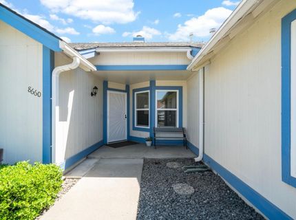 8660 N Delahye Cir, Sacramento, CA 95828 Photo