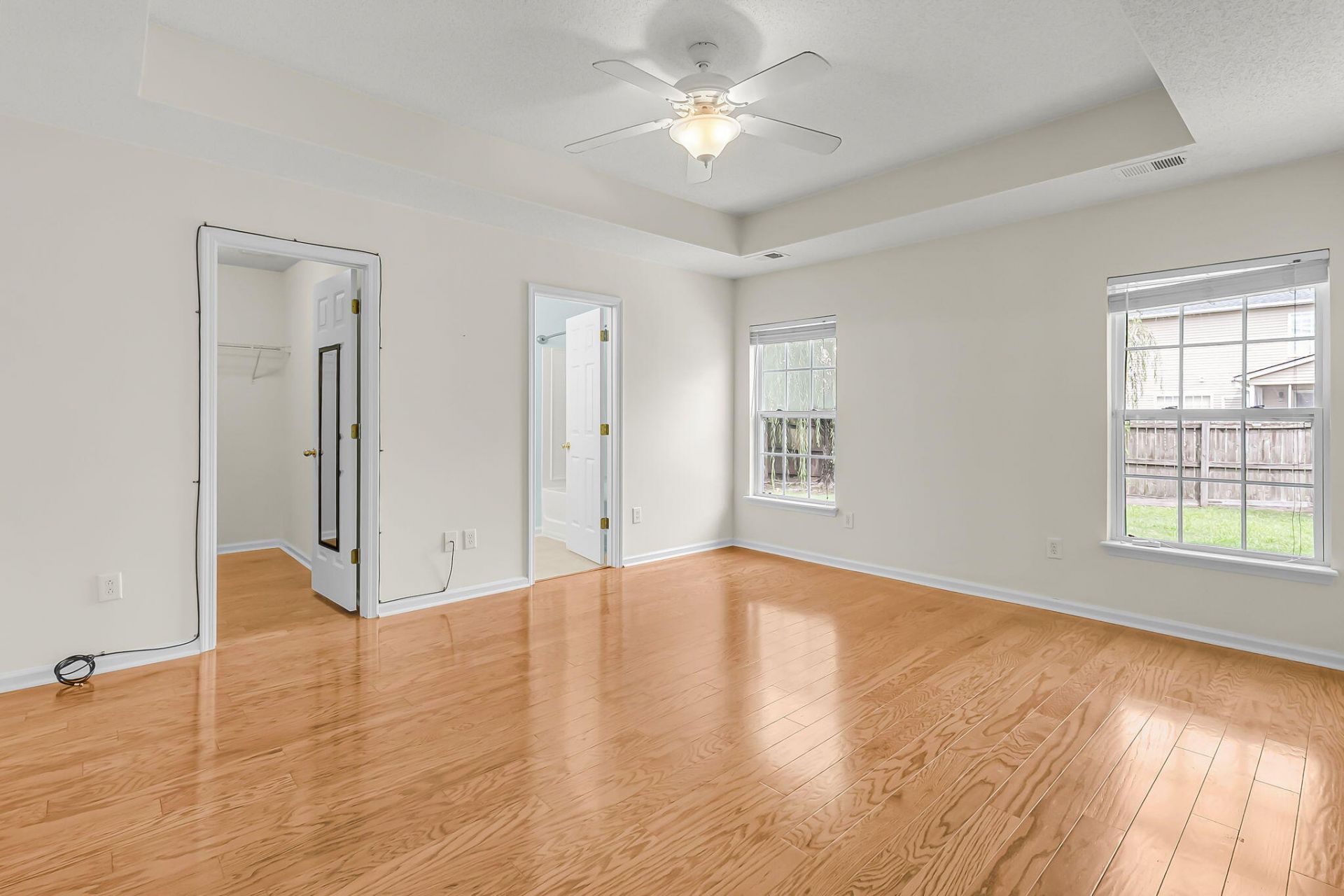558 Holiday Drive Photo 22