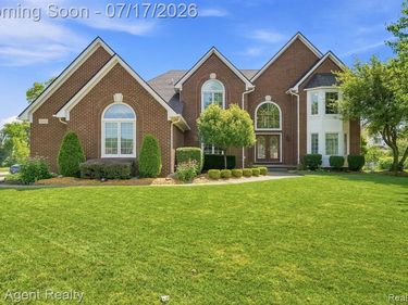 42316 Locklin Drive, Sterling Heights, MI 48314