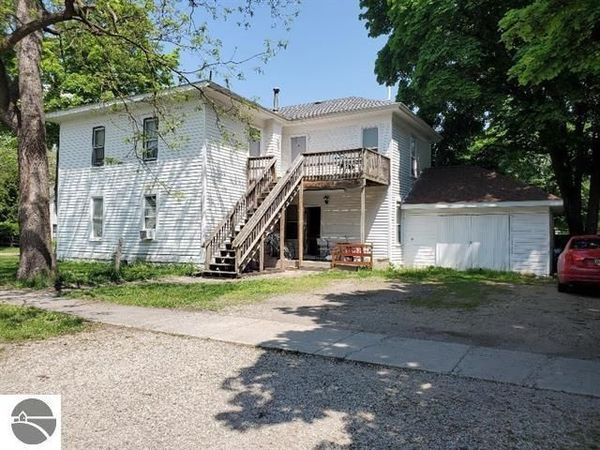 221 Locust W, Mt Pleasant, MI 48858