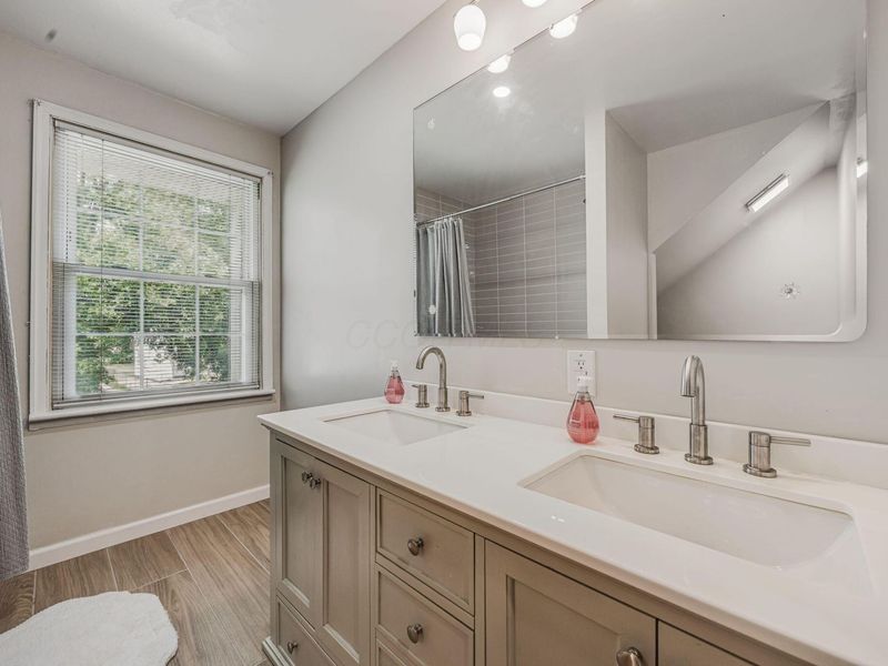 1829 Surrey Place , Columbus, OH 43219 Photo 29