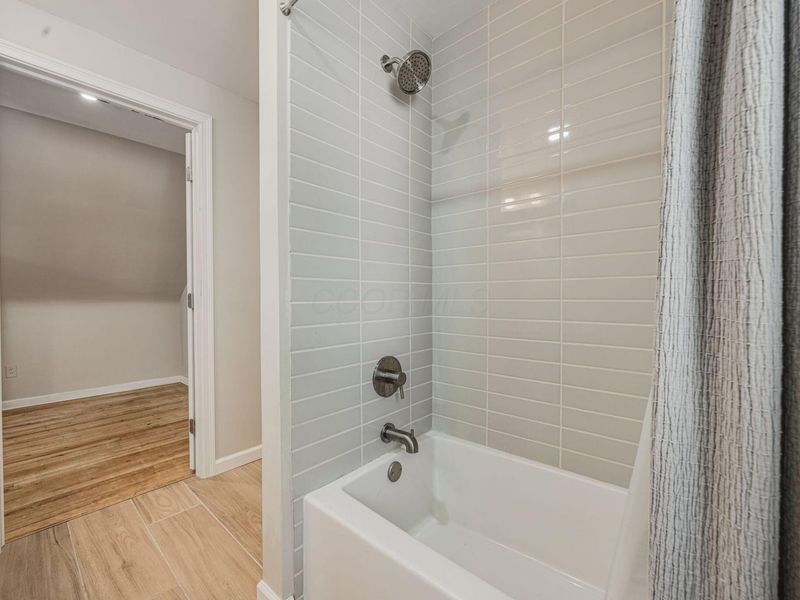 1829 Surrey Place , Columbus, OH 43219 Photo 31