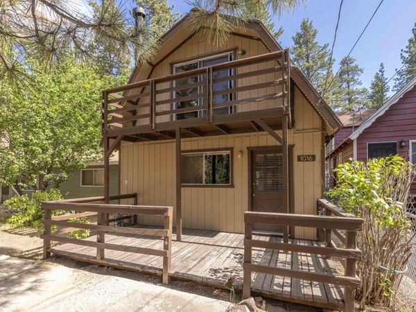 1016 Robinhood Boulevard , Big Bear, CA 92314