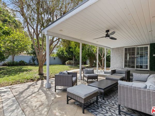 7048 Zelzah Avenue, Los Angeles, CA 91335