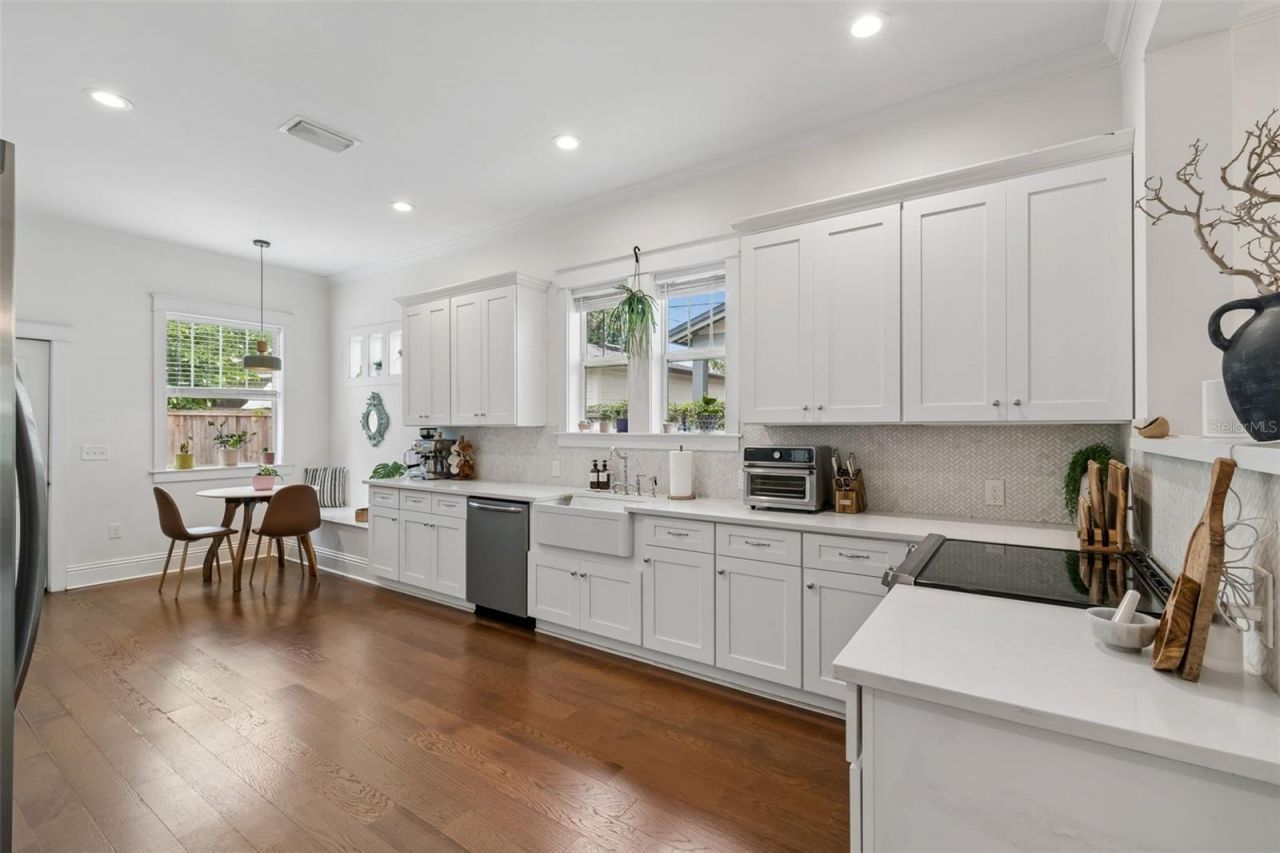 212 W Hilda Street , Tampa, FL 33603 Photo